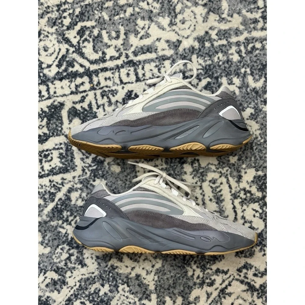 Adidas Yeezy Boost 700 V2 Tephra Men's Size 10.5 FU7914 100% Authentic